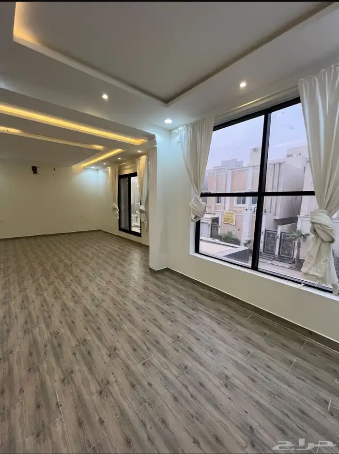 فيلا للإيجار حي تنال الرمال 6