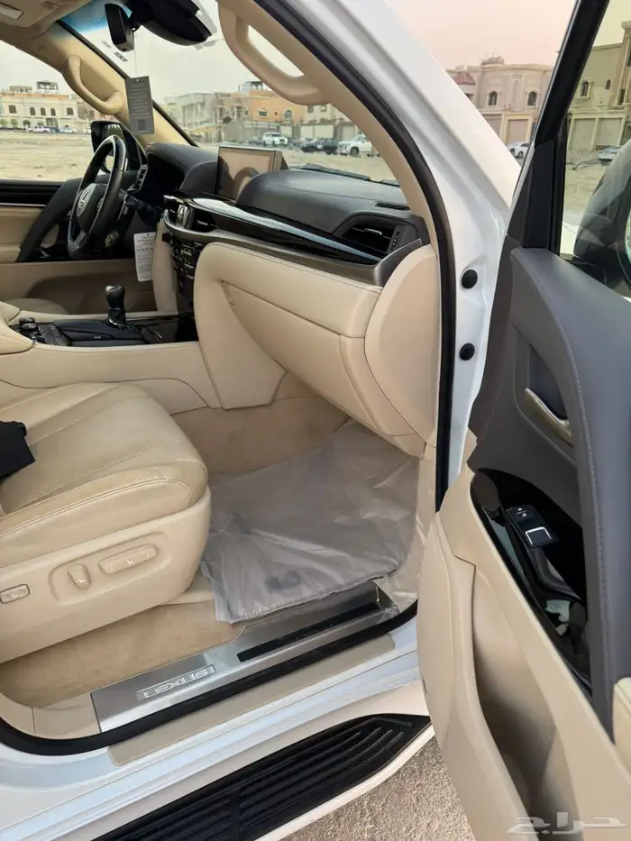 لكزس 2020 LX - نظيف جدا  ممشى قليل 11