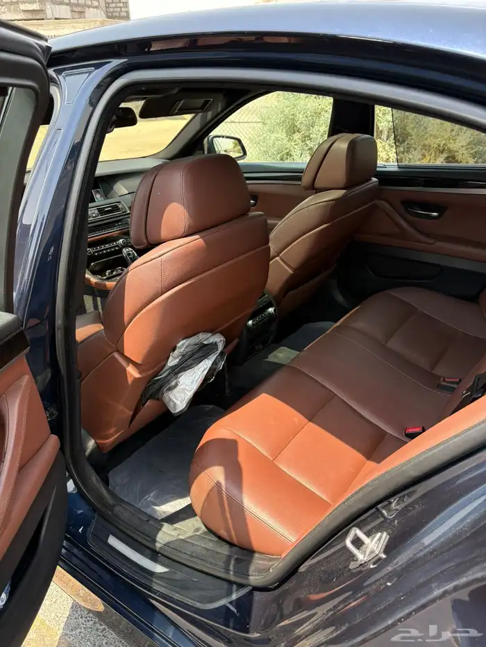BMW 550i فئة نادرة موديل 2012 10