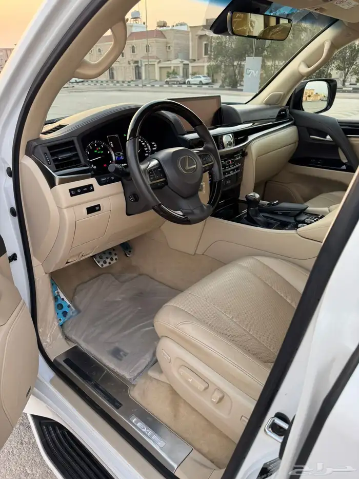 لكزس 2020 LX - نظيف جدا  ممشى قليل 10