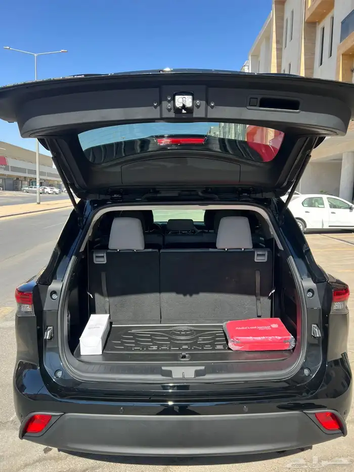 تويوتا هايلاندر 2025 فئة LE (دفع أمامي) 0