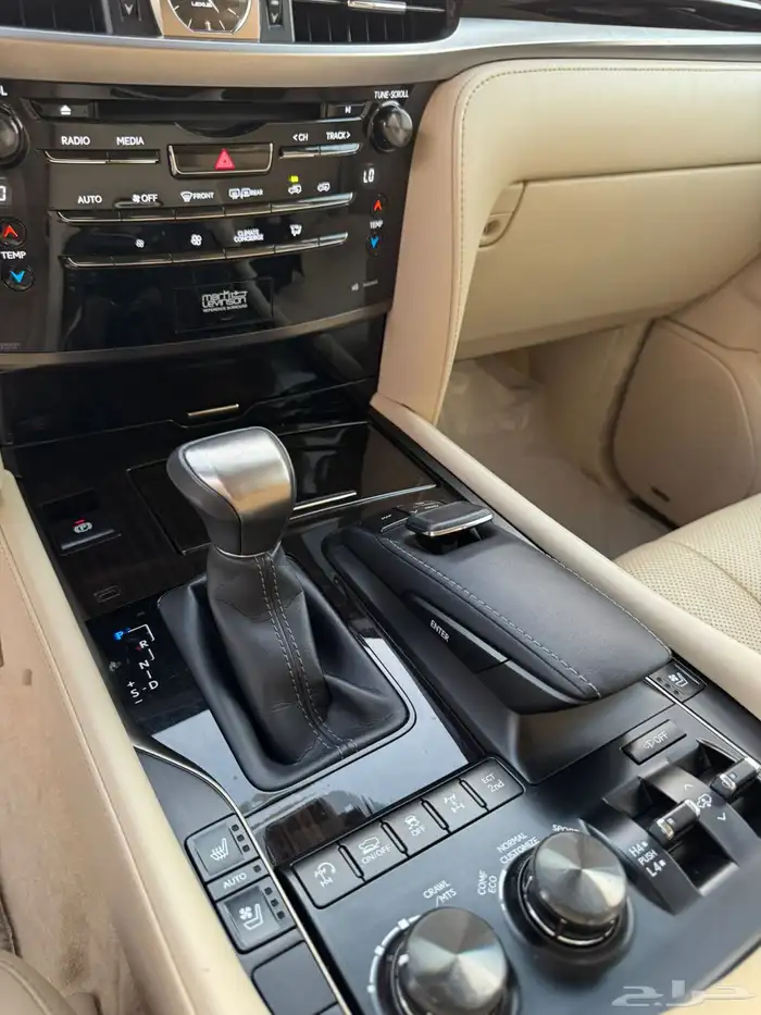 لكزس 2020 LX - نظيف جدا  ممشى قليل 17