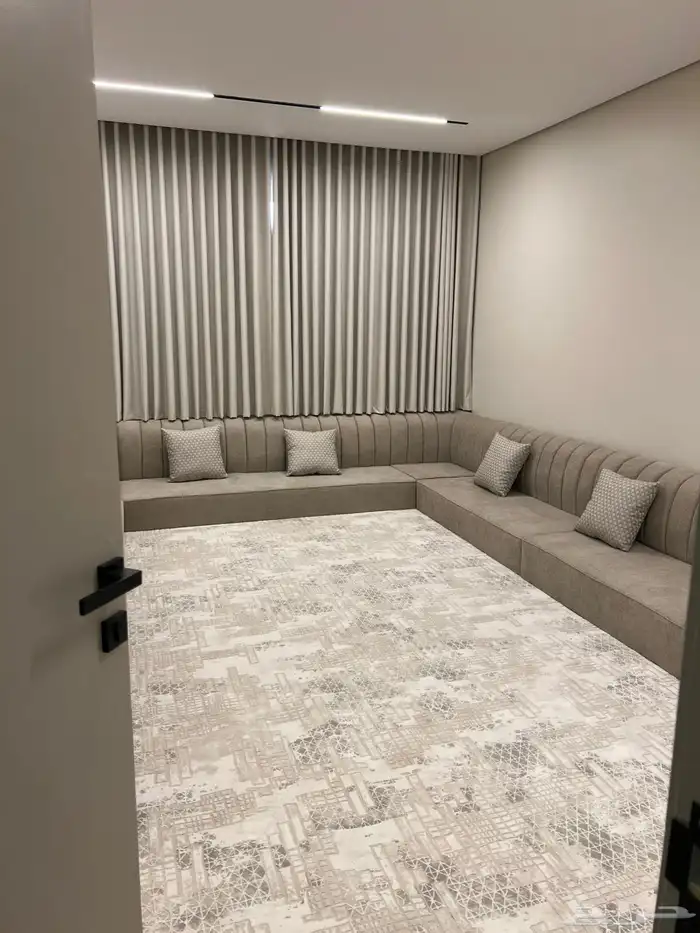 للبيع شقة بحي الريان 5