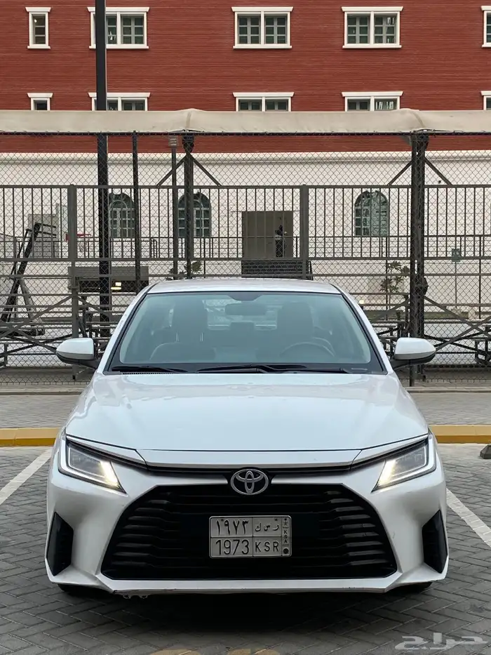 للبيع تويواتا يارس مديل 2023 1