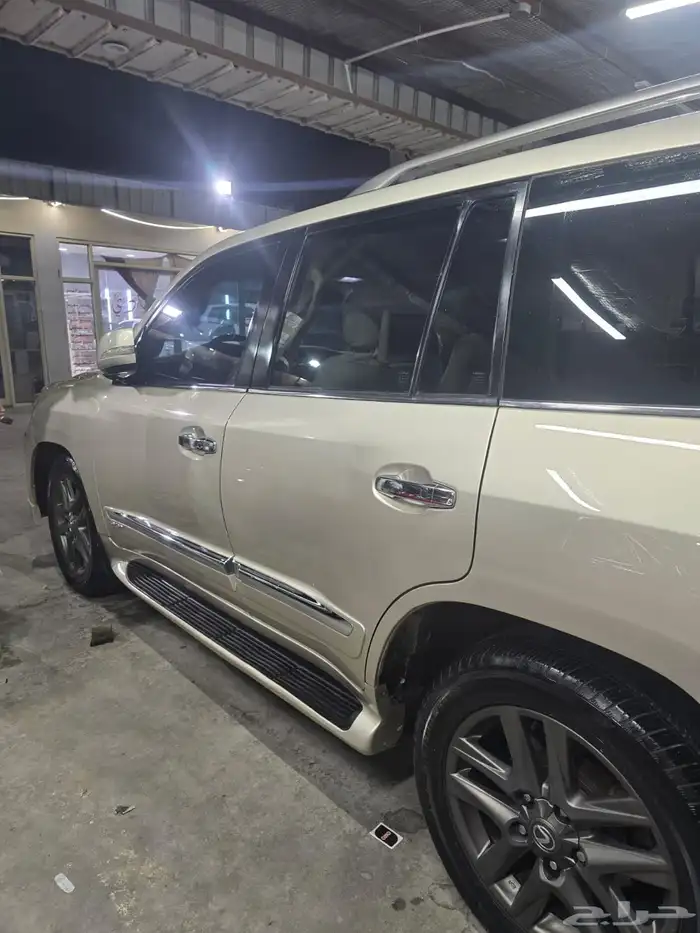 جايب لكزس الموديل 2015 1