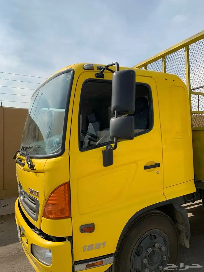 لوري هينو 2022 2