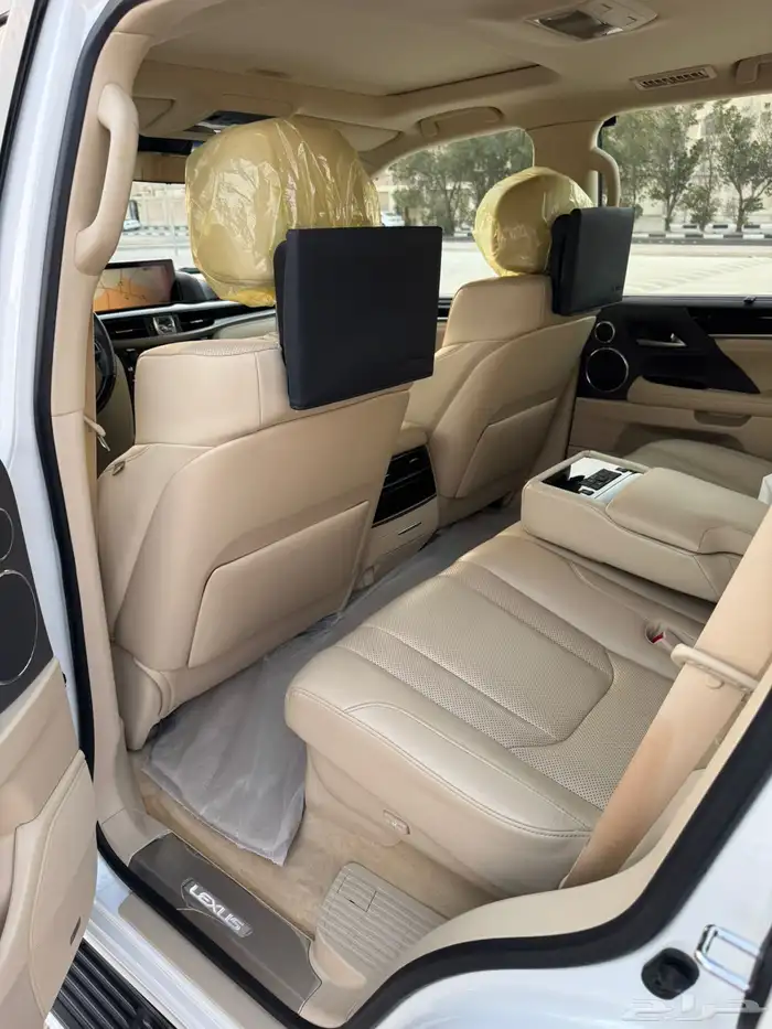 لكزس 2020 LX - نظيف جدا  ممشى قليل 15