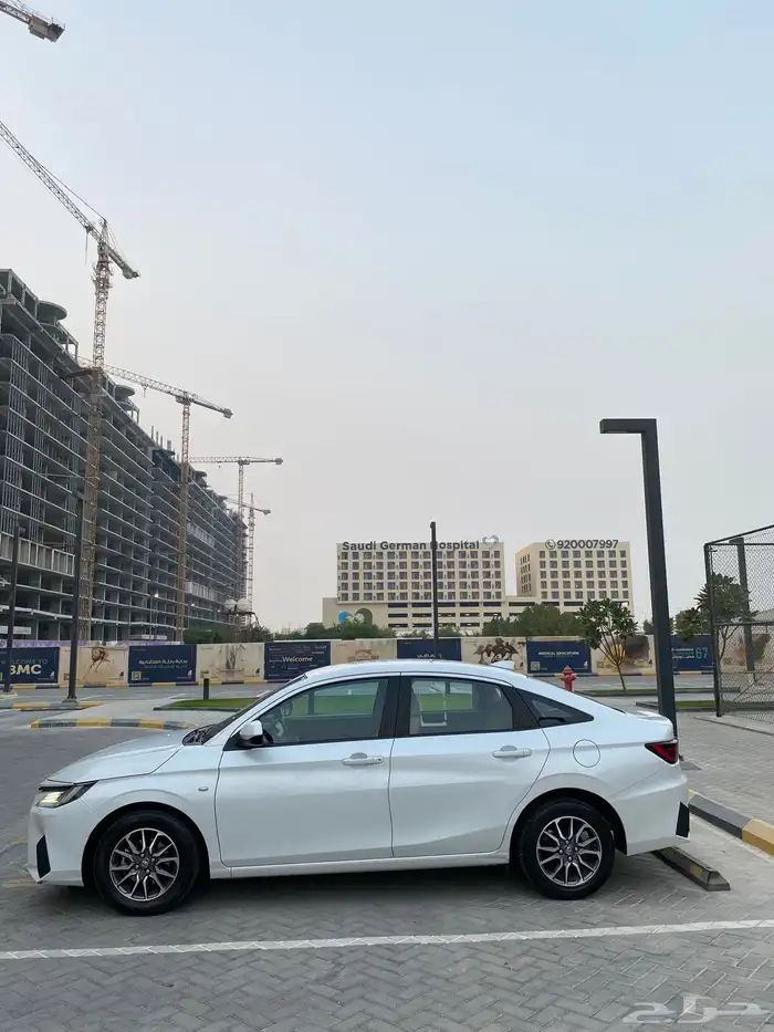 للبيع تويواتا يارس مديل 2023 5