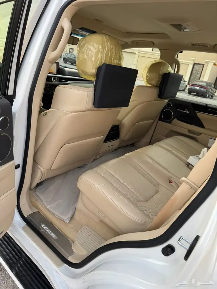 لكزس 2020 LX - نظيف جدا  ممشى قليل 16