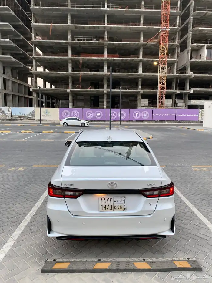 للبيع تويواتا يارس مديل 2023 2