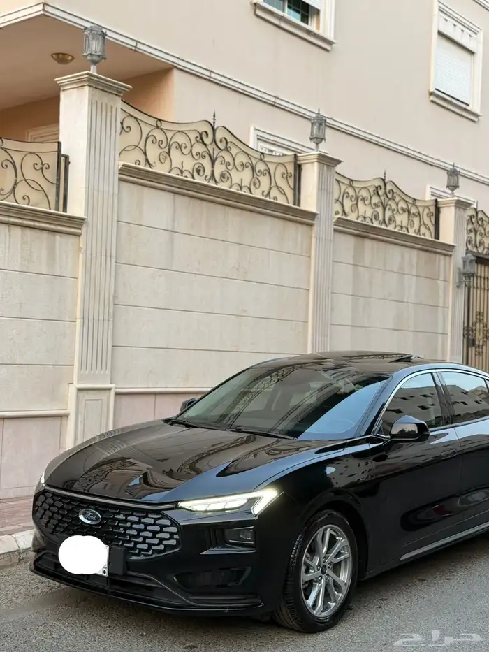 فورد توروس 2023 اللون اسود 2