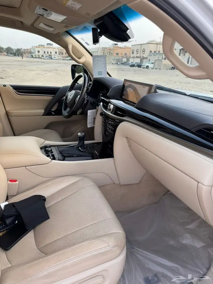 لكزس 2020 LX - نظيف جدا  ممشى قليل 12