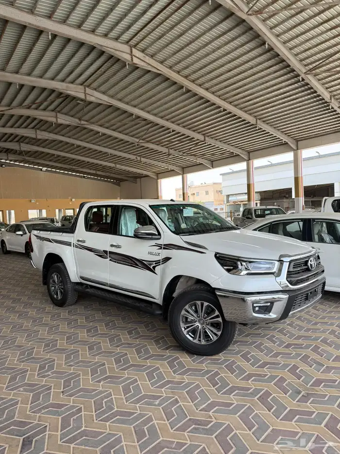 هايلوكس بنزين فل كامل 2025 سعودي تماتيك دبل (133900)شامل 4