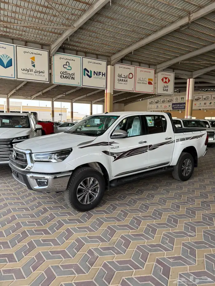 هايلوكس بنزين فل كامل 2025 سعودي تماتيك دبل (133900)شامل 5