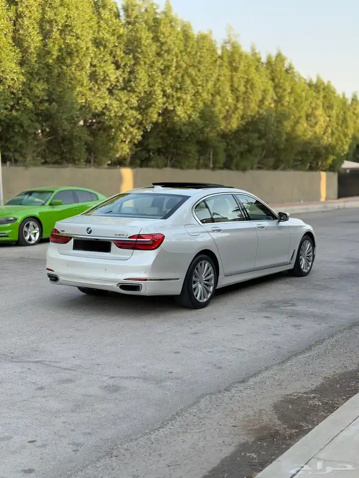 للبيع بي ام دبليو 740Li فل كامل 2