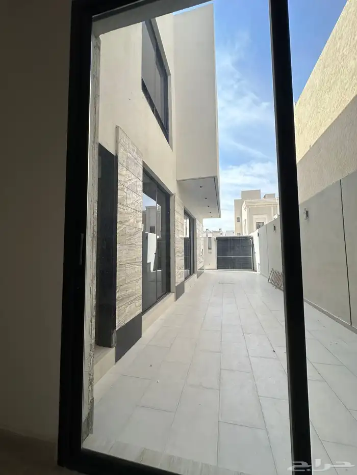 للبيع فلة دبلوكس مساحة 250 متر 9