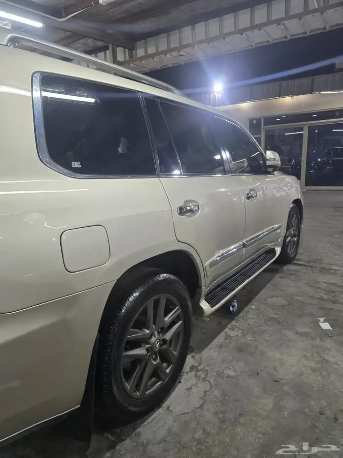 جايب لكزس الموديل 2015 2