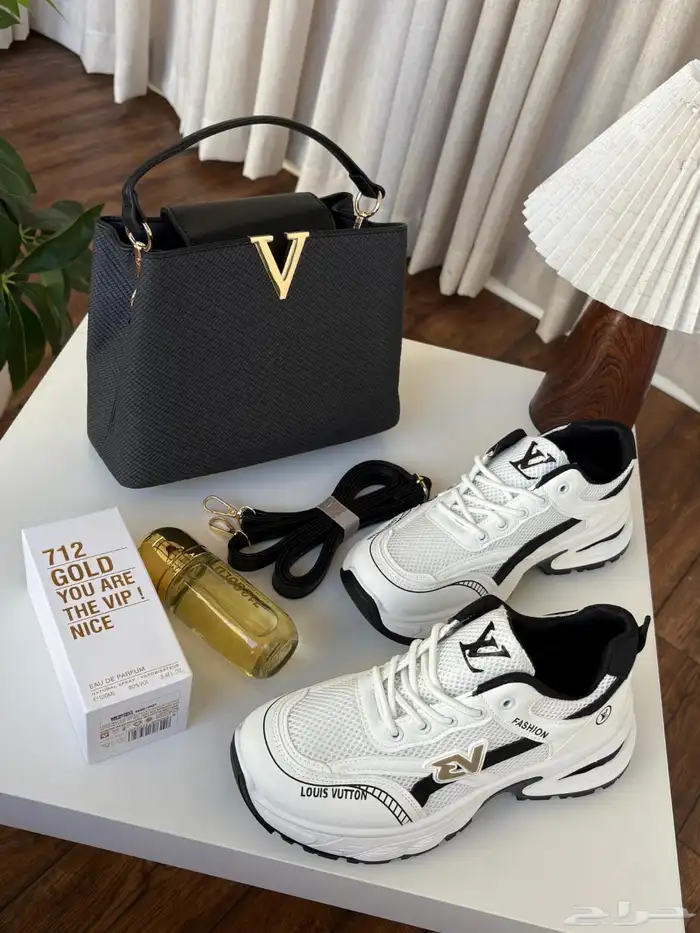 اطقم هدايا فخمه شنطه وشوز والسعر لفتره محدوده 0