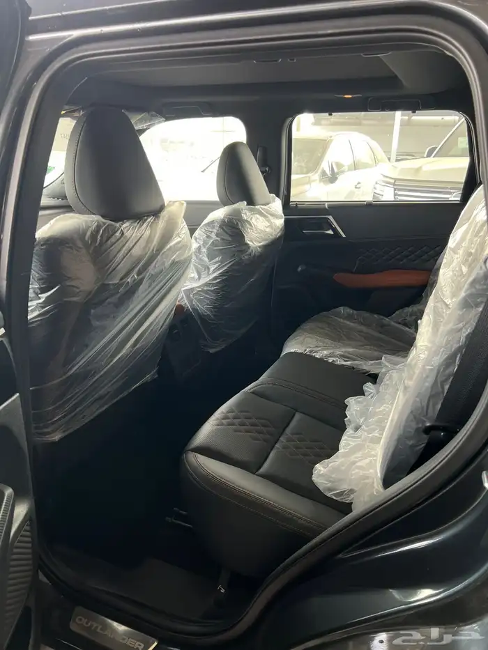 ميتسوبيشي اوتلاندر 2025 بريميوم فل كامل 8