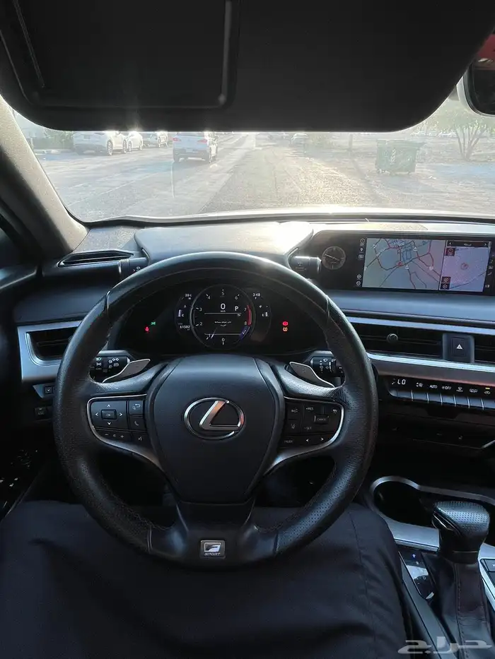 لكزس UX2021 F SPORTS 7