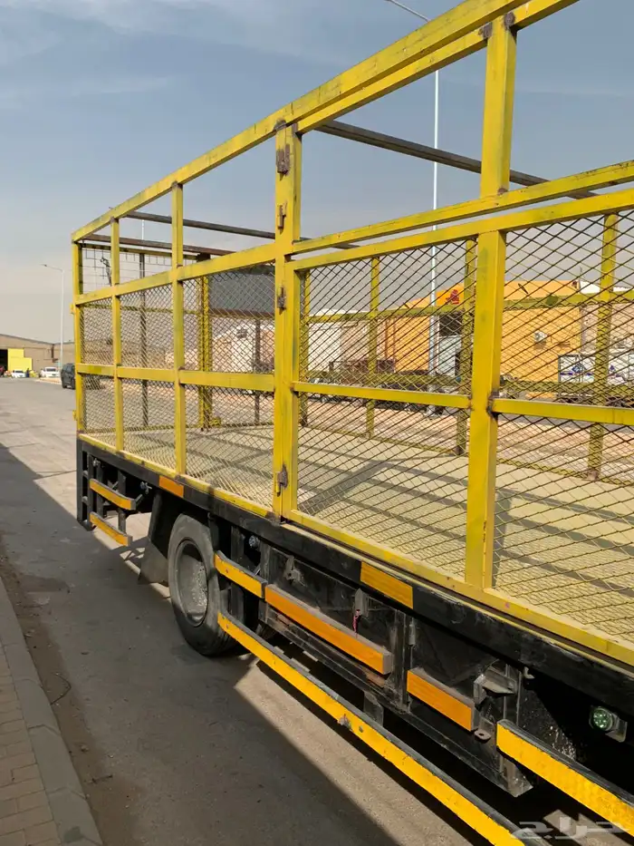 لوري هينو 2022 9