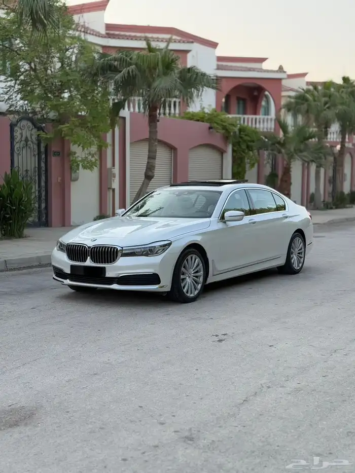 للبيع بي ام دبليو 740Li فل كامل 1