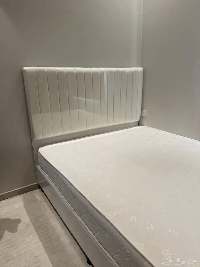 سرير مع مرتبة 200 سم في 150 سم 4