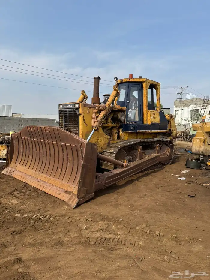 بلدوزر 155 للايجار وشيول وبكلين 0