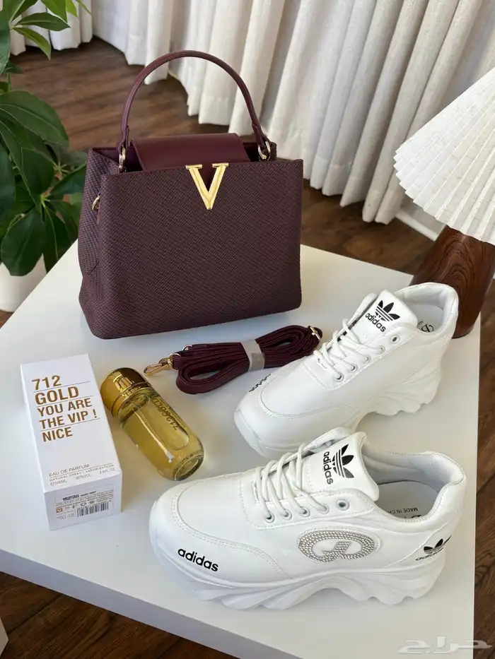 اطقم هدايا فخمه شنطه وشوز والسعر لفتره محدوده 3