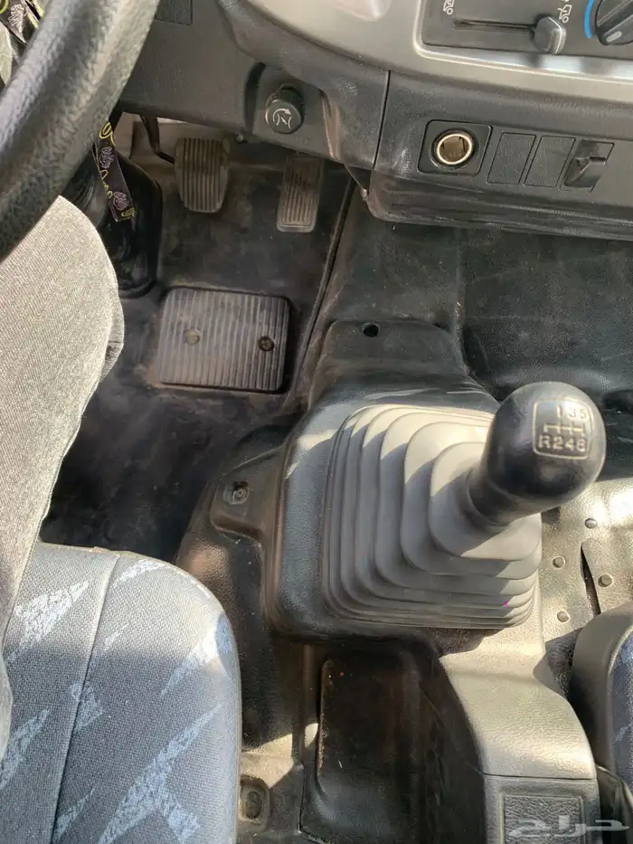 لوري هينو 2022 17