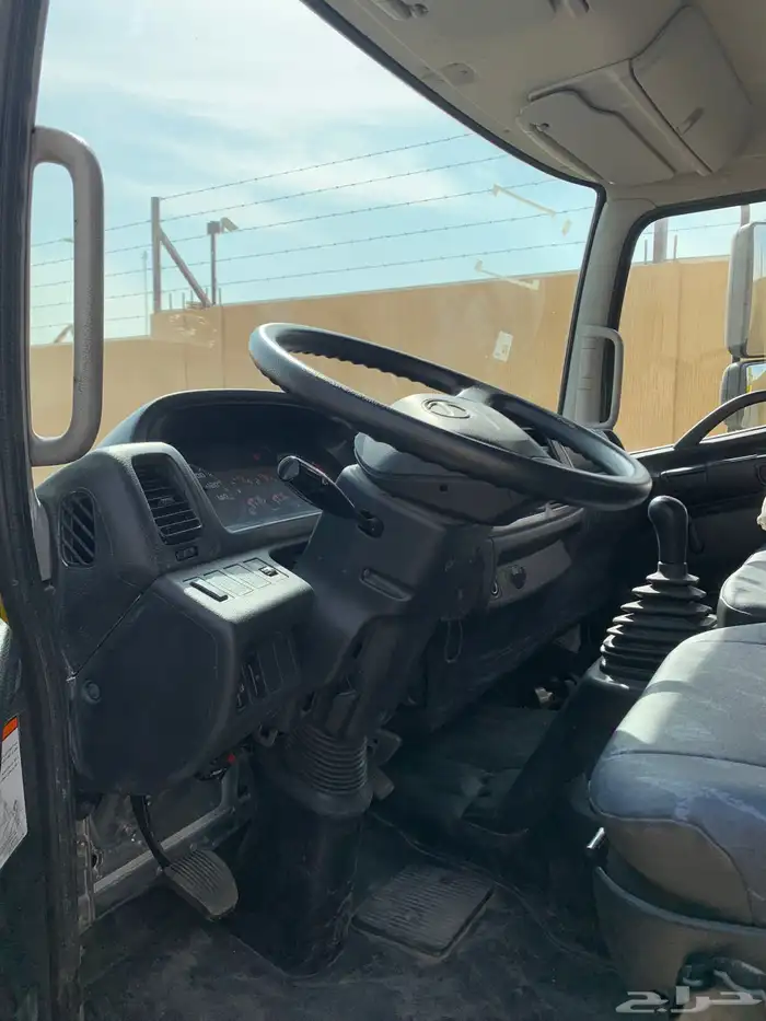 لوري هينو 2022 22