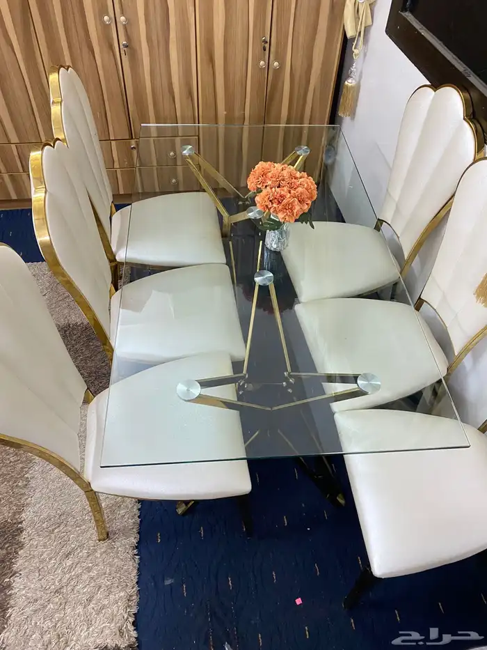 طاولة طعام 4