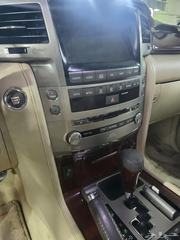 جايب لكزس الموديل 2015 6