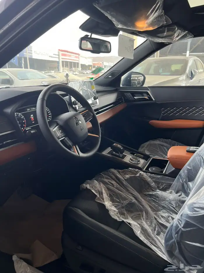 ميتسوبيشي اوتلاندر 2025 بريميوم فل كامل 6