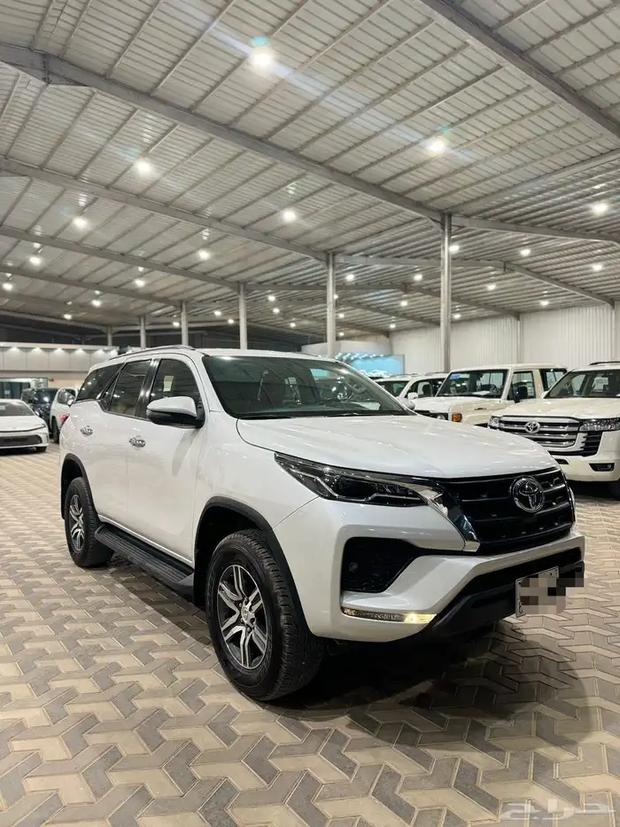 جيب فورتشنر V6 2023 2