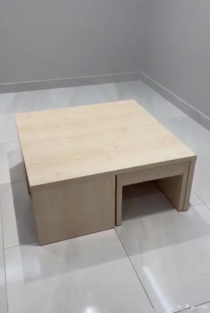 طاولة قهوة مع 4 طاولات خدمه 0
