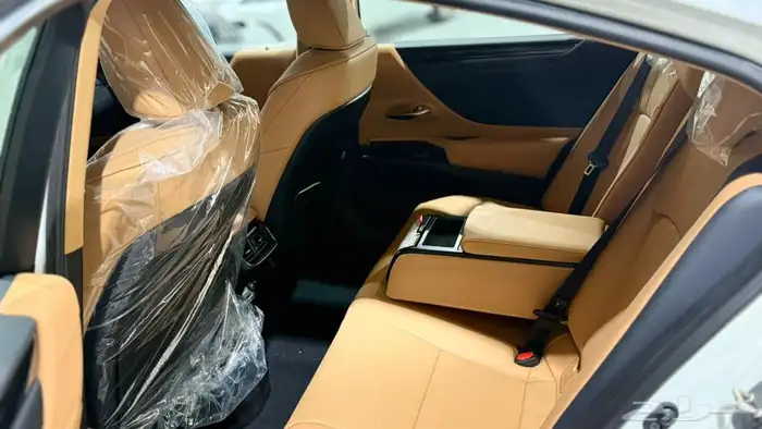 لكزس ES350فئةCA بريمي 2025 (196900)شامل الضريبة اقل الاسعار 4