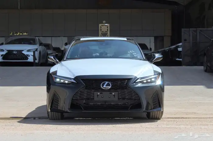 لكزس - IS350 F Sport - خليجي - 2025 - فل كامل 2