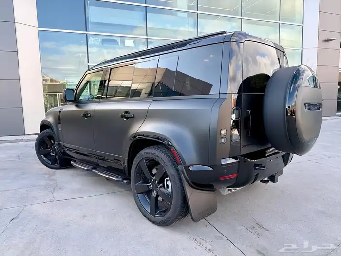 للبيع ديفندر موديل 2026 فئه X dynamic SE اصفار كندي 4