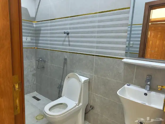 شقه دور اول للايجار حي اليرموك مطبخ راكب 13