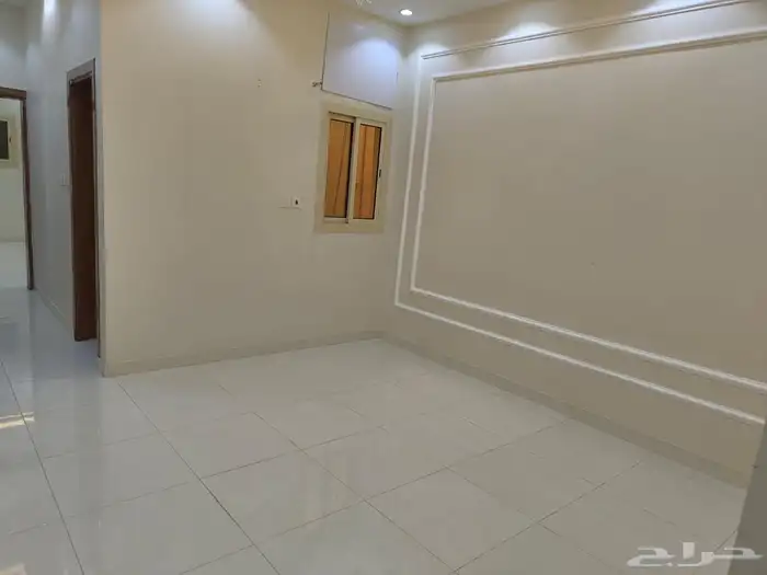 شقه دور اول للايجار حي اليرموك مطبخ راكب 1