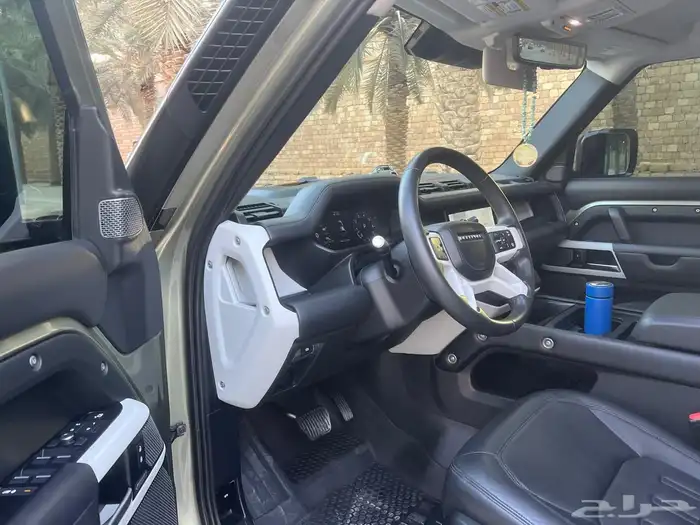 لاند روفر ديفندر HSE 110 موديل 2020 ممشى قليل والمالك الأول 5