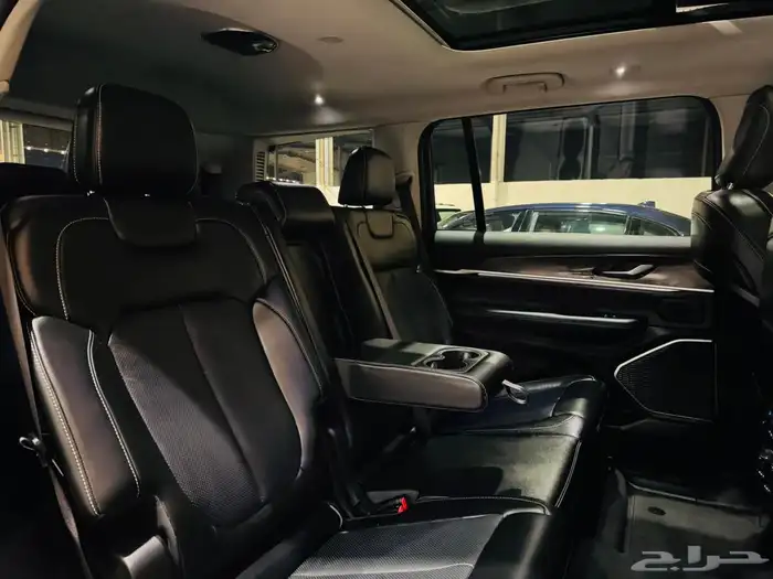 شيروكي لمتد فل كامل نظيف جدا 7