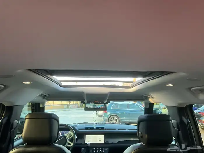 لاند روفر ديفندر HSE 110 موديل 2020 ممشى قليل والمالك الأول 14