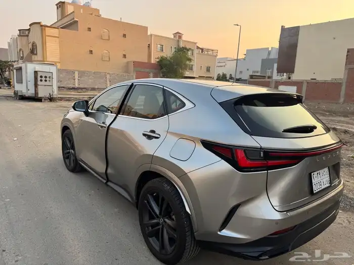 لكزس NX هايبرد 2023 3