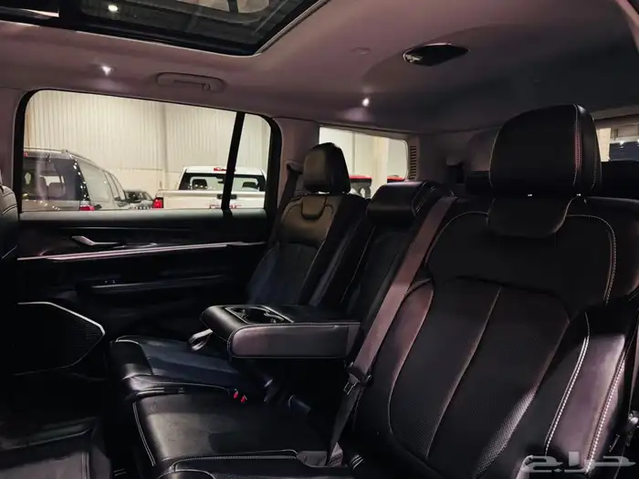 شيروكي لمتد فل كامل نظيف جدا 13