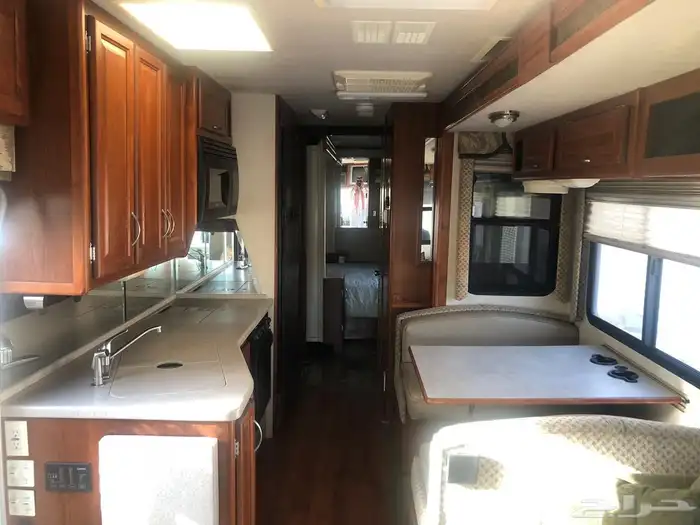 موتر هوم للبيع مخزن من امريكا الي القراش مدة التخزين 13 سنه 5