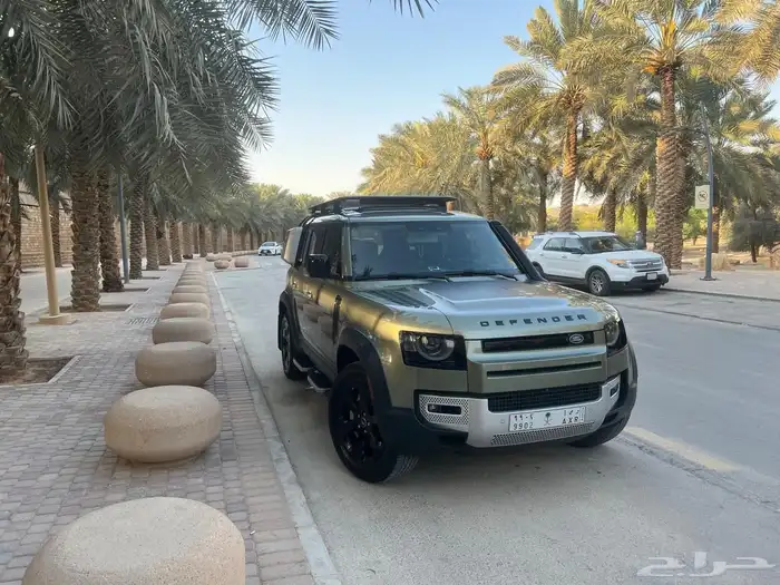 لاند روفر ديفندر HSE 110 موديل 2020 ممشى قليل والمالك الأول 6