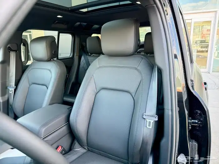 للبيع ديفندر موديل 2026 فئه X dynamic SE اصفار كندي 7