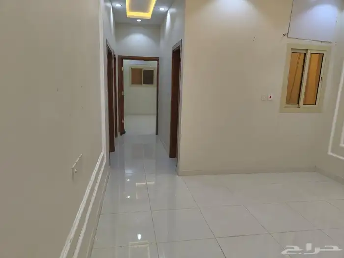 شقه دور اول للايجار حي اليرموك مطبخ راكب 14